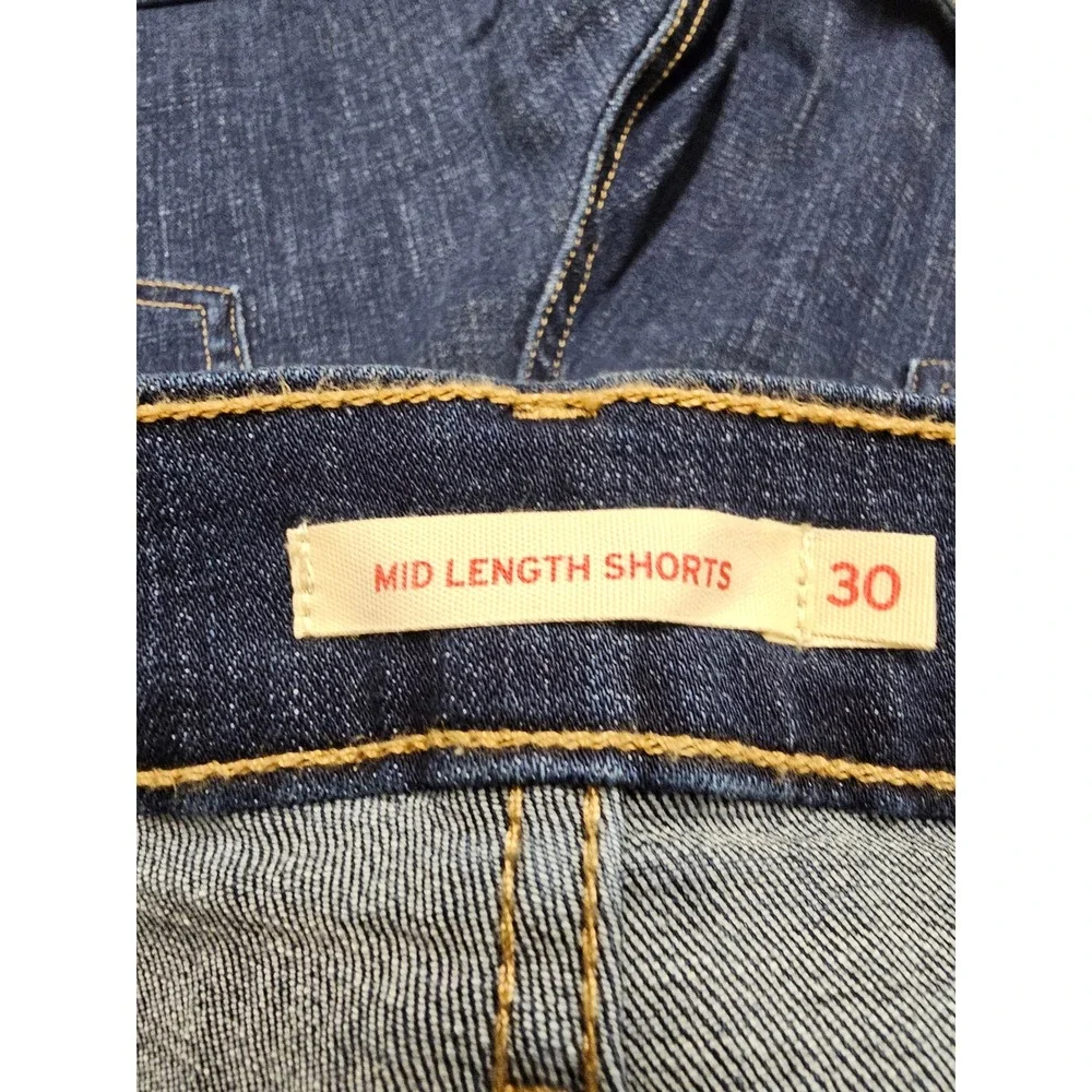Levi's Womens Mid Length Shorts Blue Cotton Blend Casual Size 30